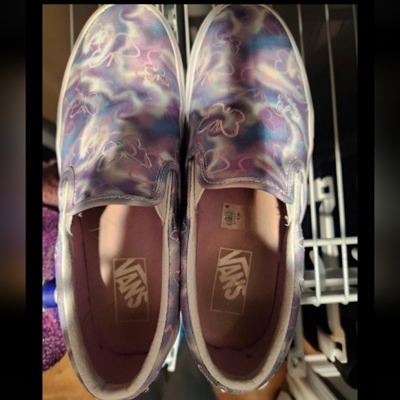 Vans - Picture 2 of 3